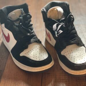 KIDS JORDANS